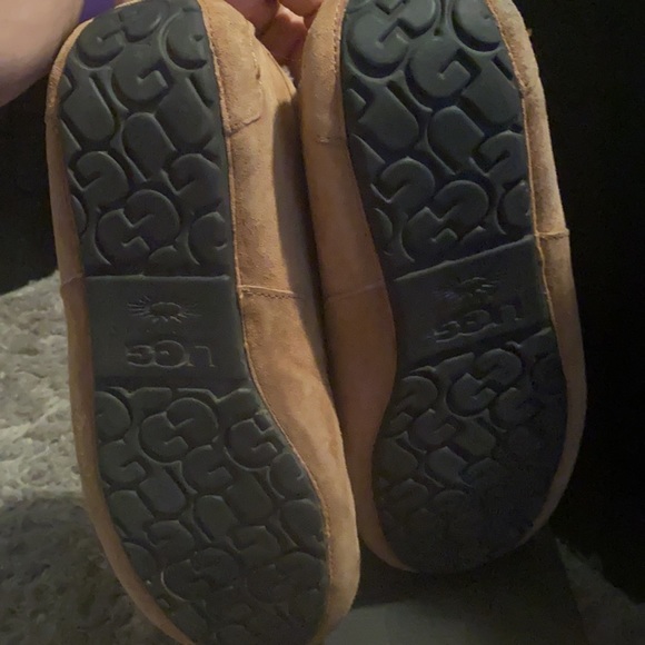 Ugh slippers - Picture 4 of 5